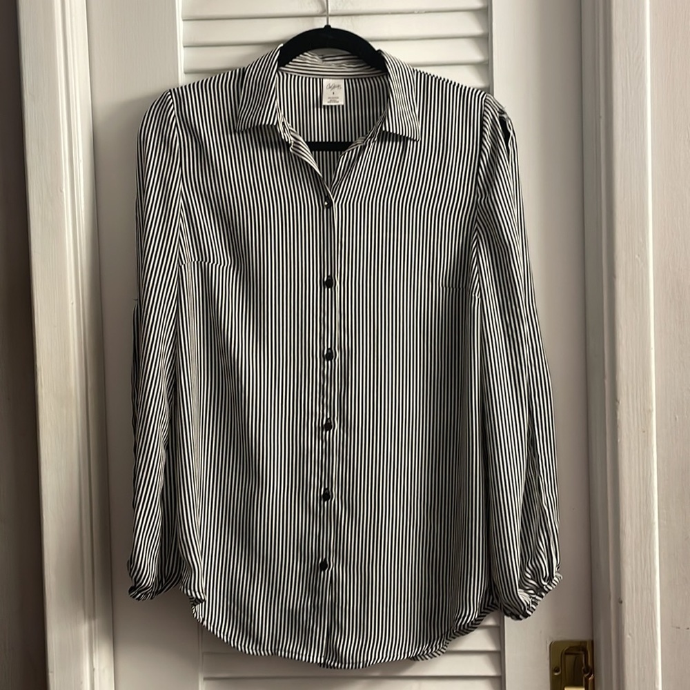City Streets Vintage EUC Boyfriend Shirt Size S. Open/Cold Upper & Lower Sleeves